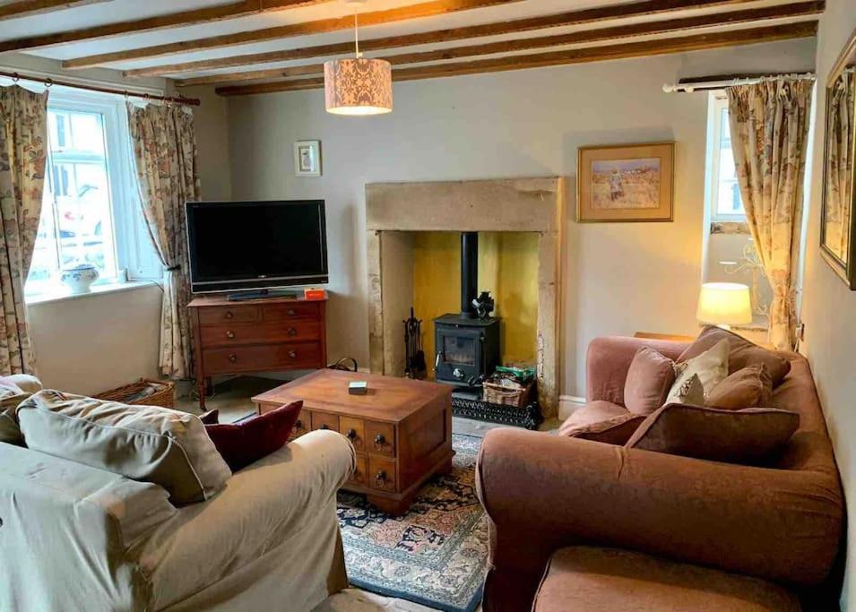 Millstone Cottage - Cosy Peak District Cottage Taddington Exterior photo